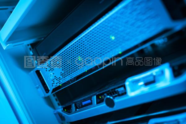 網絡服務器與云計算裝備技術服務 數字化轉型的雙引擎